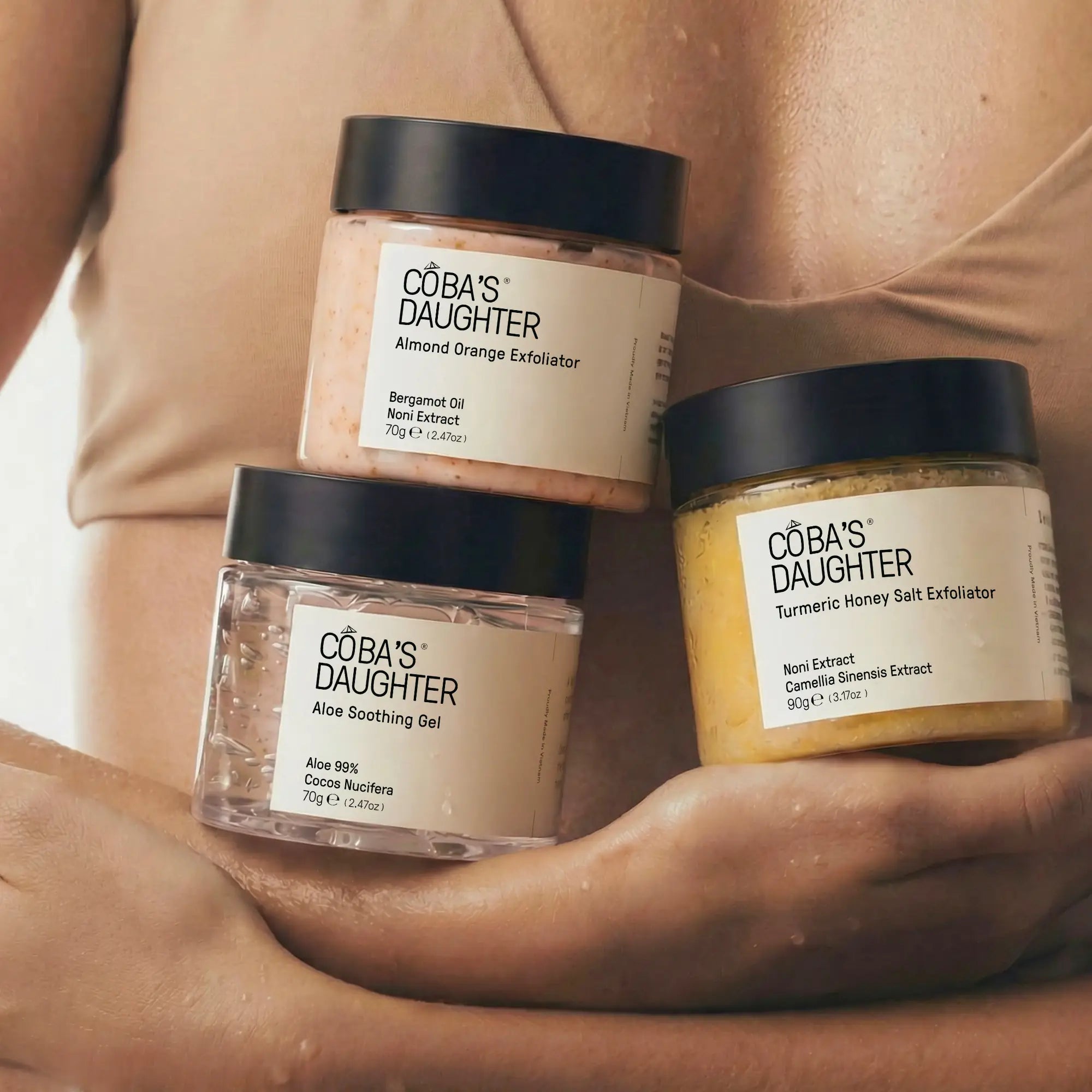 CoBa's Daughter Mini Gift Set for exfoliation and nourishment. Two scrubs and one aloe gel for a complete body care ritual.